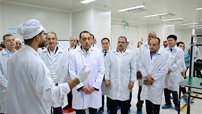رئيس الوزراء يصل مدينة العاشر من رمضان لافتتاح مصنع 