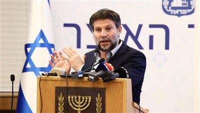 وزير المالية الإسرائيلي يثير موجة غضب بعد تصريحاته ضد السعودية ولابيد يعلق