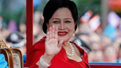 بعد تنكيس الأعلام.. بانكوك تعلن بدء الحداد لمدة عام على وفاة الملكة