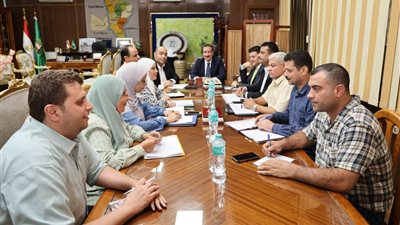 محافظ المنوفية يتابع تنفيذ مشروعات الخطة الاستثمارية ويشدد على رفع نسب الإنجاز