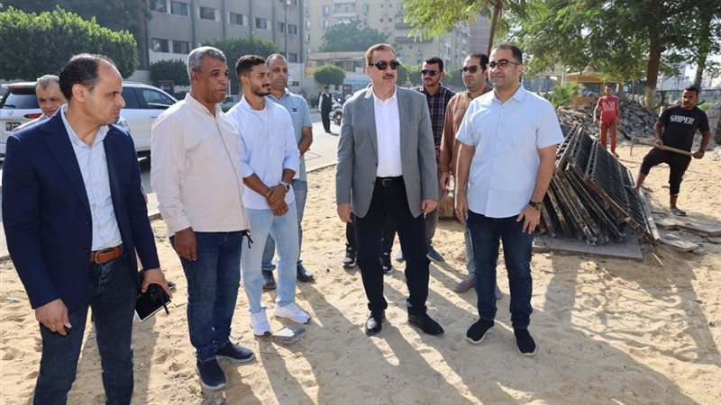 المحافظ أثناء التفقد