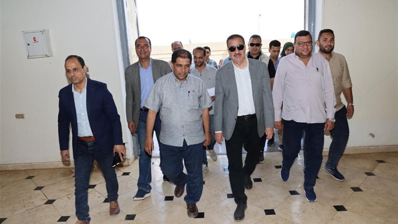 أثناء الإفتتاح