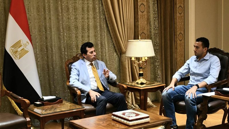 وزير الرياضة وأحمد