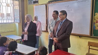 مدير تعليم القاهرة يزور مدارس السيدة زينب ويؤكد على الانضباط والمتابعة الميدانية