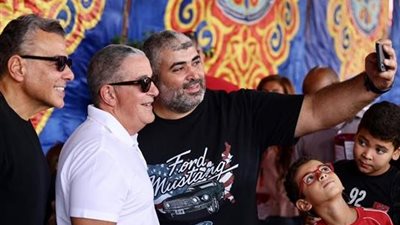 قائمة الخطيب تتفاعل مع الأعضاء وتلتقط الصور التذكارية في أجواء انتخابية حماسية