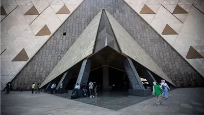 الفضاء يرصد الإنجاز المصري.. نيويوزيك تكشف مراحل إنشاء المتحف الأكبر في العالم