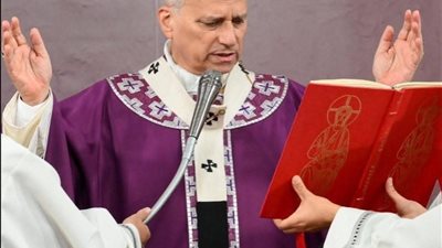 البابا لاون الرابع عشر  يترأس قداس ذكري الموتي للمؤمنين 