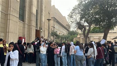 إشكالية المصروفات تمنع طلاب تجارة القاهرة من أداء امتحانات الميدتيرم