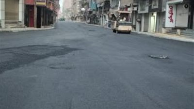 محافظ الغربية يشرف على رصف شارع الجلاء بالمحلة الكبرى لتحسين حركة المرور والخدمات للمواطنين