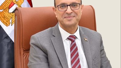 رئيس جامعة أسيوط يصدر قرارات بتكليف وتجديد ندب 3 من القيادات الأكاديمية