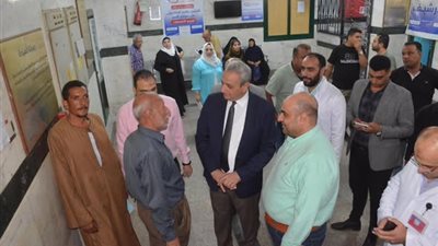محافظ الغربية يتفقد عيادة علي بن أبي طالب للتأمين الصحي بطنطا 