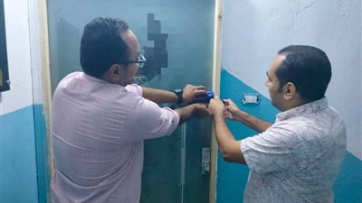 تشميع وغلق 17 منشأة طبية غير مرخصة بمركز جرجا بتهمة انتحال صفة ومخالفة اللوائح