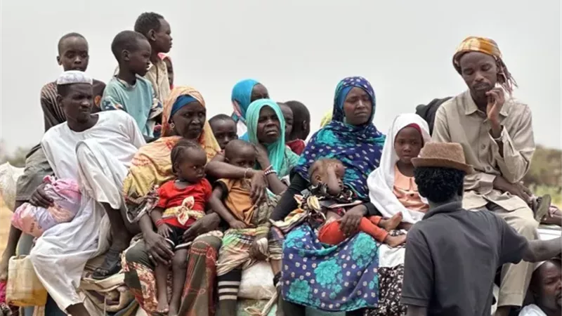 أسر سودانية تفر من