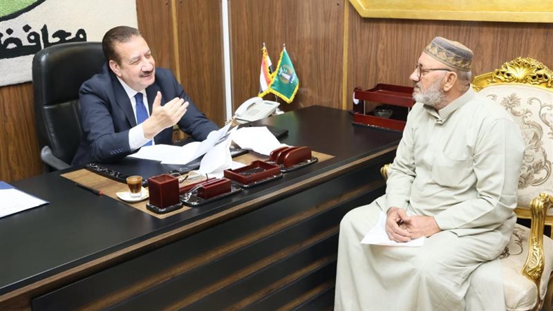 محافظ المنوفية أثناء