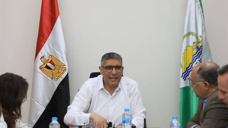 محافظ الجيزة والسكرتير