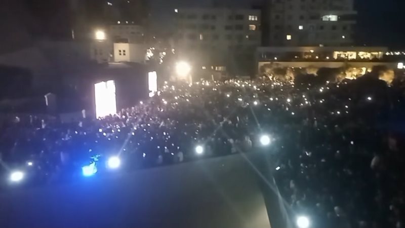 حشود الإسكندرية تحتفل