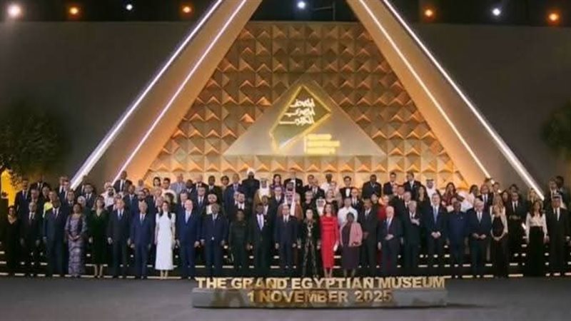 الرئيس السيسي والسيدة