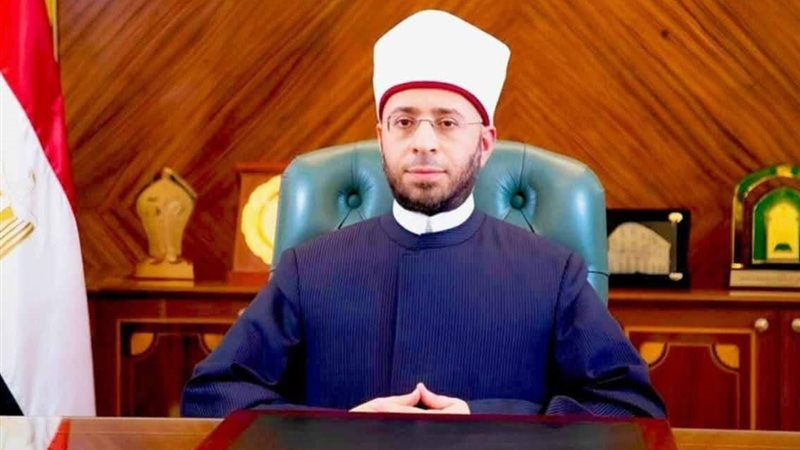 وزير الأوقاف يجدد