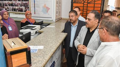 محافظ الشرقية يتفقد المركز التكنولوجي بالقنايات.. ويستمع لاحتياجات المواطنين