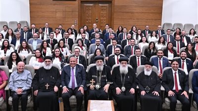 البابا تواضروس يلتقي مجموعة عمل مؤتمر مجلس الكنائس العالمي 