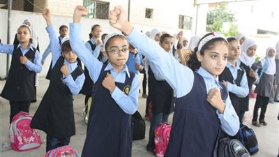 «التعليم» تشدد على الالتزام بالزي المدرسي الموحد.. تفاصيل القرار الوزاري