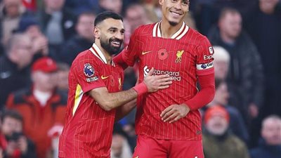 فان دايك يشيد بمحمد صلاح بعد وصوله إلى الهدف رقم 250 مع ليفربول