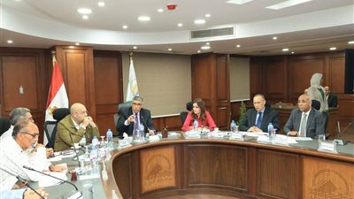 محافظ الجيزة يعقد اللقاء الأسبوعي مع المواطنين لبحث شكواهم