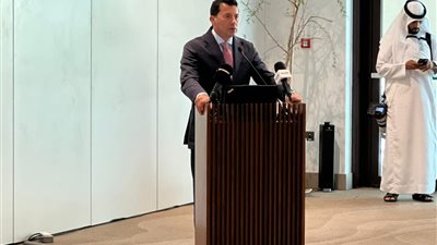 وزير الرياضة يعلن تفاصيل النسخة العاشرة من سباق زايد الخيري في مؤتمر صحفي بالإمارات