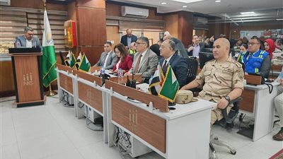 محافظ الجيزة يتابع فتح اللجان الانتخابية من مركز السيطرة