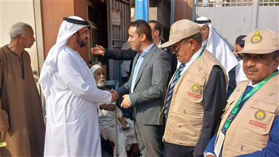 إقبال من السيدات وكبار السن خلال جولة وفد البرلمان العربي على لجان بولاق الدكرور