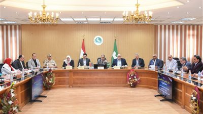 محافظ الشرقية يوجه بدعم الأسر الأولي بالرعاية ومتحدي الأعاقة