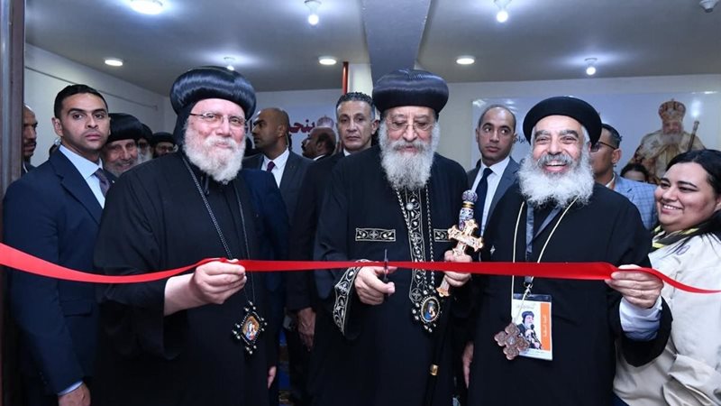 قداسة البابا بكنيسة