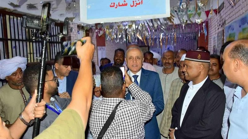 محافظ الأقصر