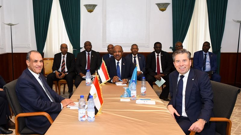 اجتماع ثلاثي في بورسودان