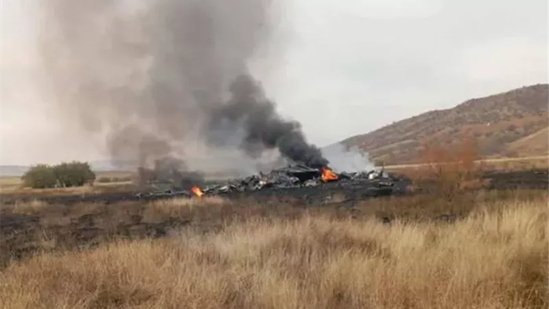 جانب من حطام طائرة