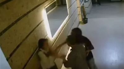 الأمن يكثف جهوده لكشف ملابسات فيديو اعتداء شاب وفتاة على طفلة بجسر السويس