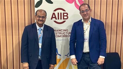 «المالية» تبحث توسيع الشراكة مع البنك الآسيوي لدعم التنمية المستدامة