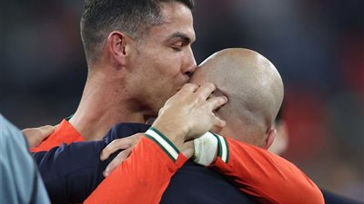 مدرب البرتغال يوضح سبب اعتداء رونالدو على لاعب أيرلندا.. ويؤكد: طرده ظلم كبير
