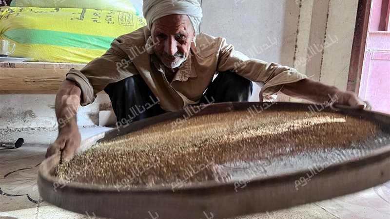 بدري خلال العمل في