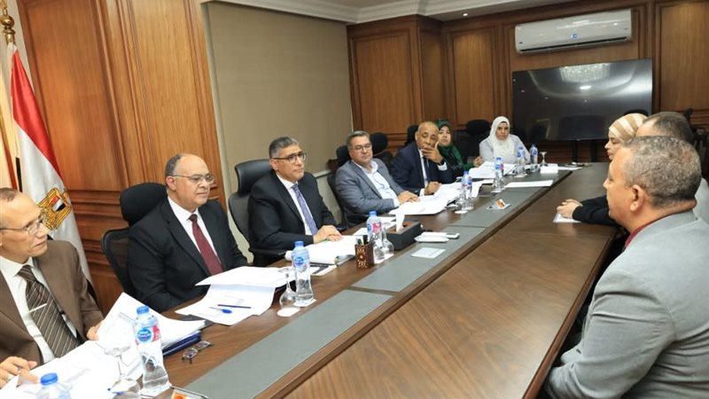 النجار أثناء اختياره