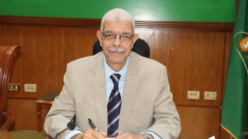 الدكتور احمد القاصد