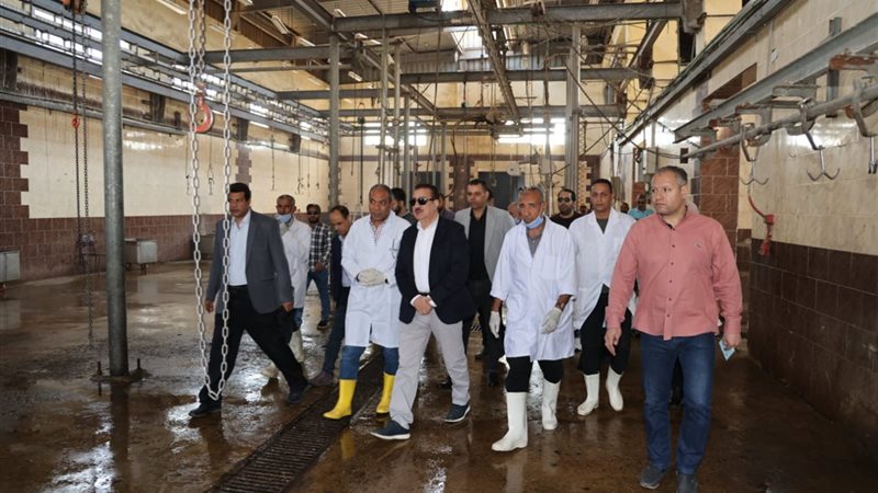 محافظ المنوفية أثناء