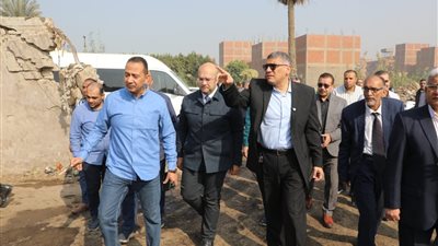 محافظ الجيزة يتفقد محطة المناولة الوسيطة لتجميع المخلفات بالبراجيل