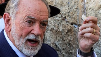 السفير الأمريكي بتل أبيب يدين الأحداث بالضفة الغربية.. ويؤكد صمود الاتفاق بغزة 