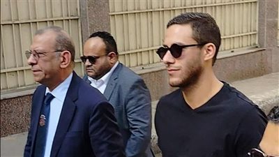 وصول رمضان صبحي إلى المحكمة للنظر فى قضية تزوير مستندات رسمية