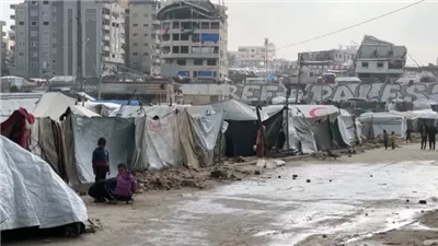 أطباء بلا حدود: تدفق المساعدات إلى غزة لا يزال غير كافٍ.. وشتاء قاسٍ يفاقم معاناة النازحين
