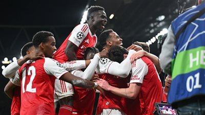 أرسنال يسحق توتنهام برباعية ويعزز صدارته في الدوري الإنجليزي