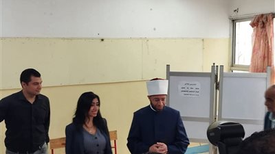 وزير الاوقاف يدلي بصوته في الانتخابات البرلمانية 2025