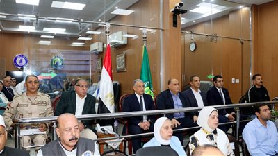 محافظ الإسماعيلية يتابع من خلال الشبكة الوطنية للطوارئ انتخابات مجلس النواب 2025