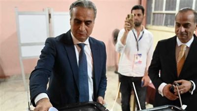 رئيس جهاز حماية المستهلك يدلي بصوته في انتخابات مجلس النواب بمدينة نصر
